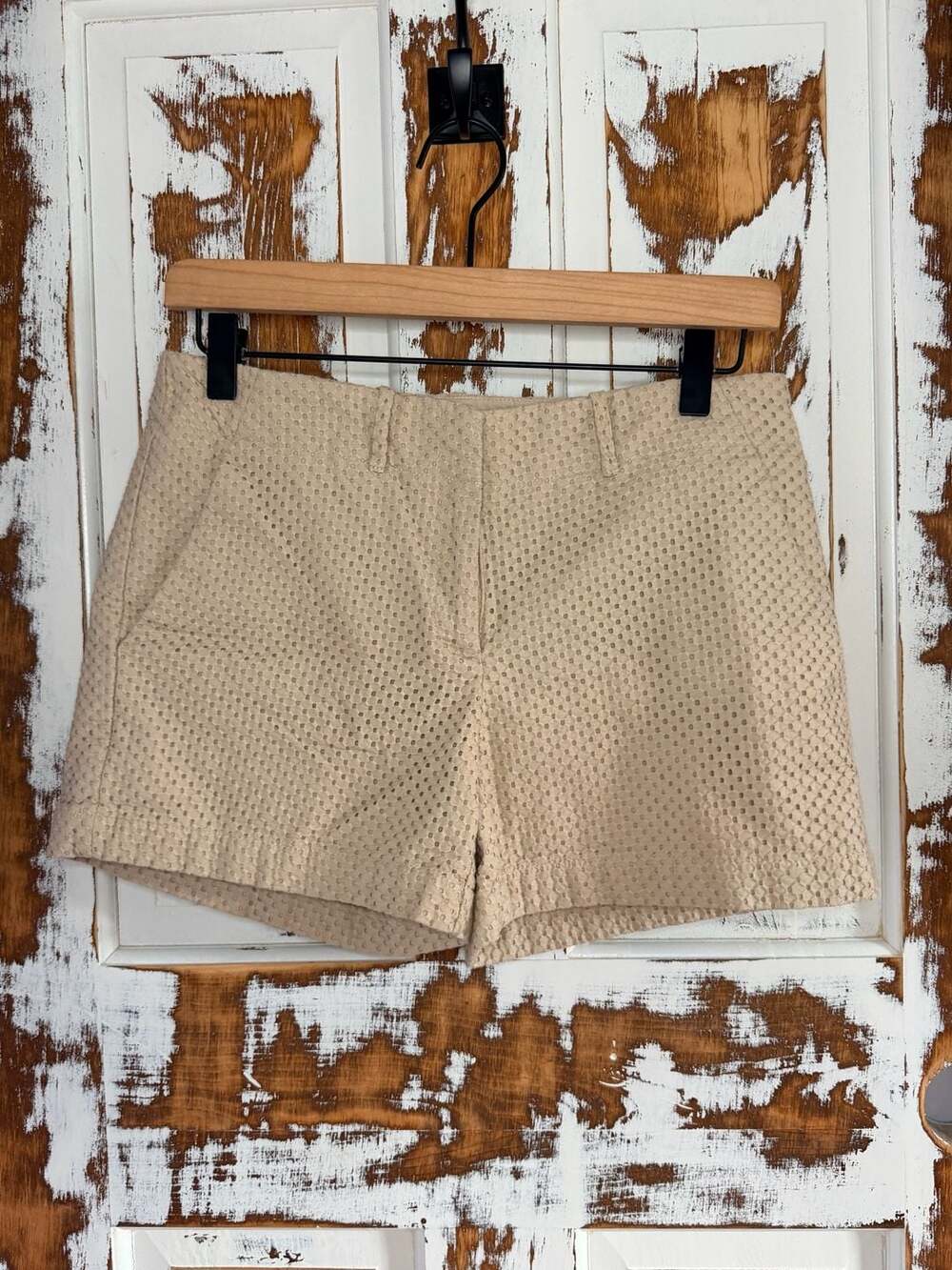 New York & Company Women's Beige Eyelet Lace Cotton Shorts Size 2
